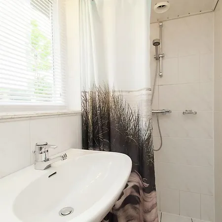 בית נופש Comfortable Holiday Home With Terrace In Schoorl *
