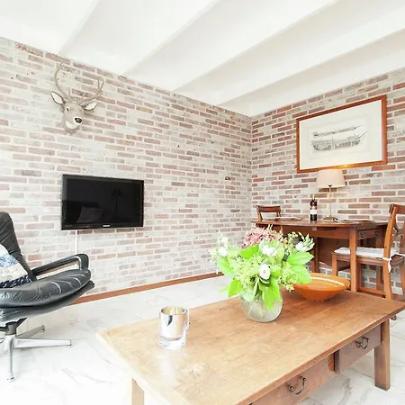 Comfortable Holiday Home With Terrace In Schoorl סחורל
